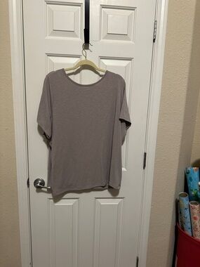 Old Navy Luxe Relaxed Ribbed Short Sleeve Top in Taupe Gray